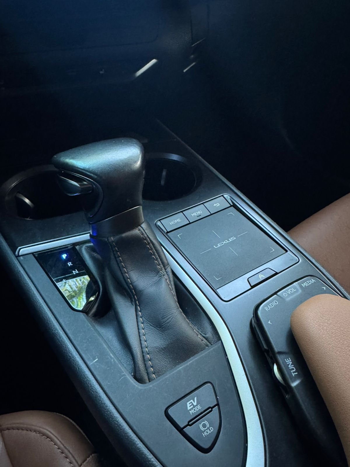 LEXUS UX 250h 2022 - Imagen 14