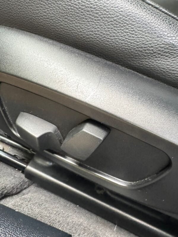 BMW 318i 2010 - Imagen 5