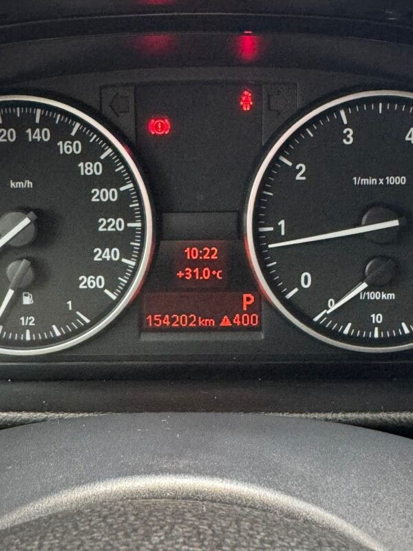 BMW 318i 2010 - Imagen 8