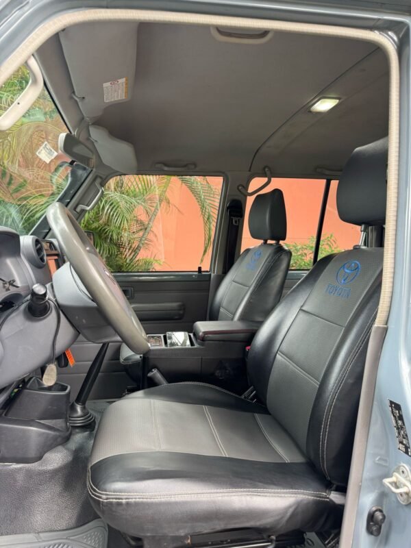 TOYOTA LANDCRUISER 70 2018 - Imagen 8