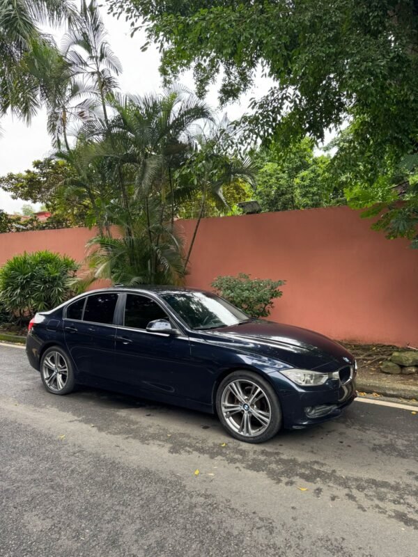 BMW 316i 2015 - Imagen 3