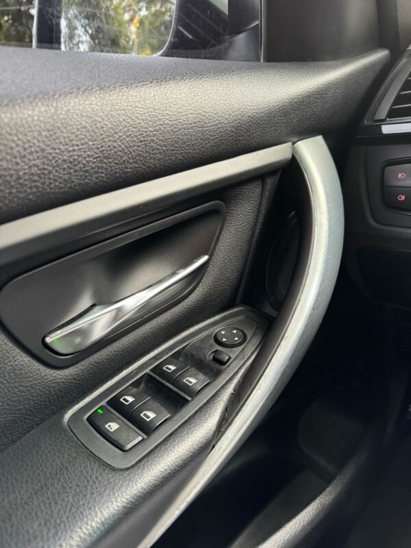 BMW 316i 2015 - Imagen 6