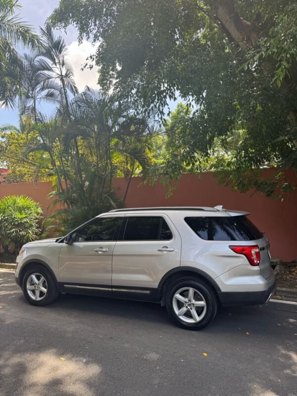 FORD EXPLORER XLT AWD 2017 - Imagen 6