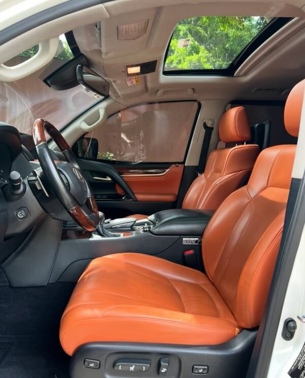 LEXUS LX570 SUPERSPORT 2018 - Imagen 5