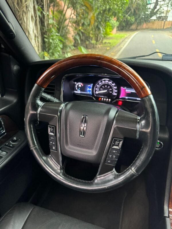 LINCOLN NAVIGATOR 2015 - Imagen 8