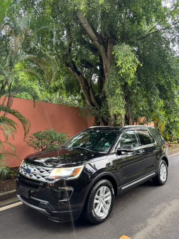 FORD EXPLORER XLT 2019