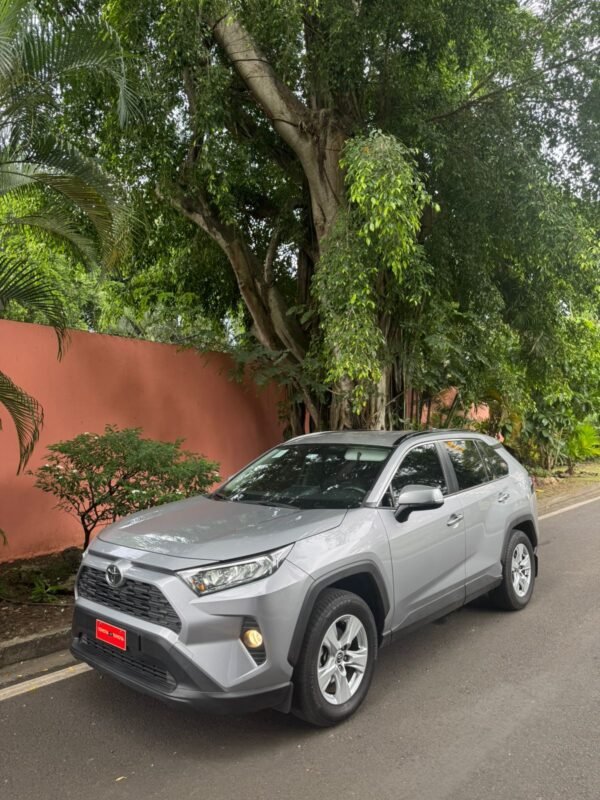 TOYOTA RAV4 2021