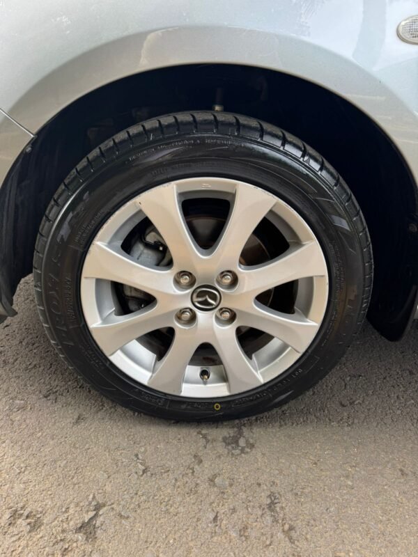 MAZDA 2 2013 - Imagen 6