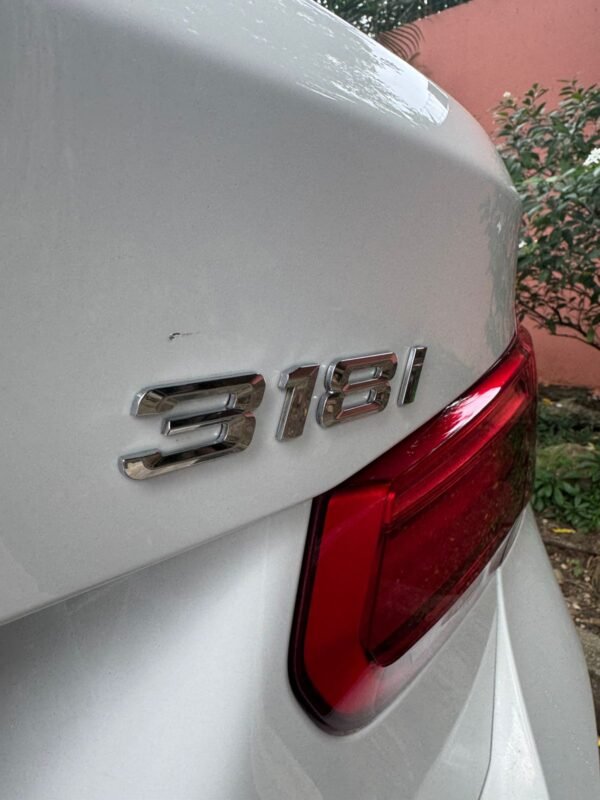 BMW 318i 2018 - Imagen 17