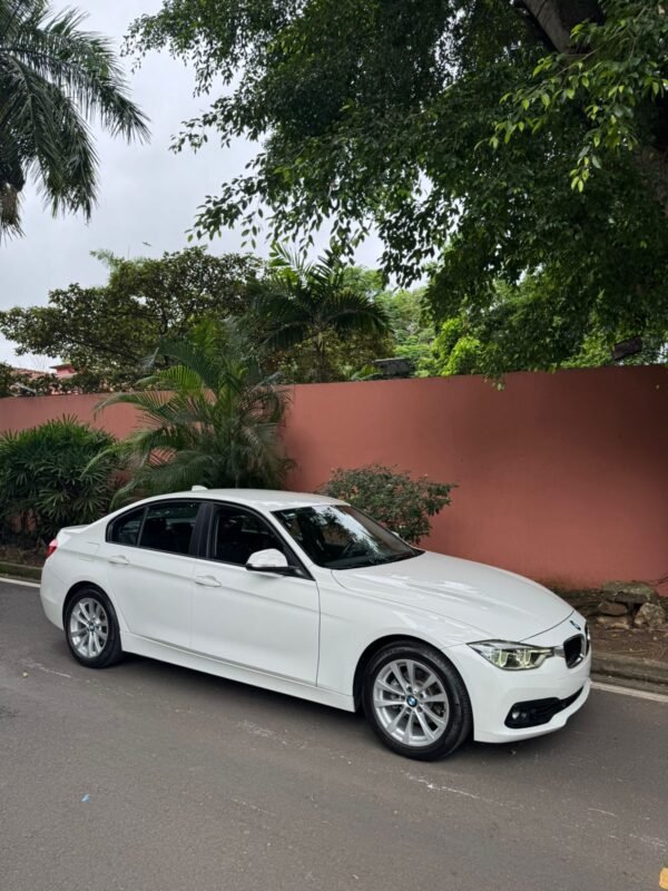 BMW 318i 2018 - Imagen 3