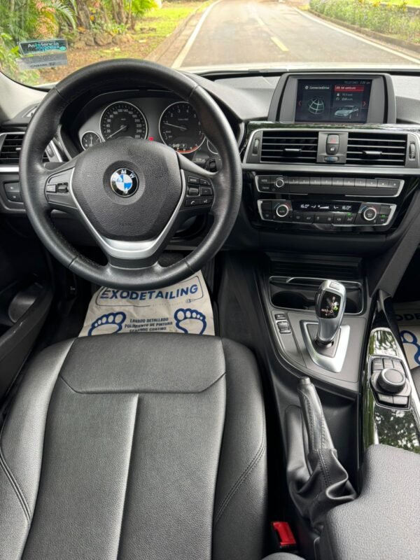 BMW 318i 2018 - Imagen 9