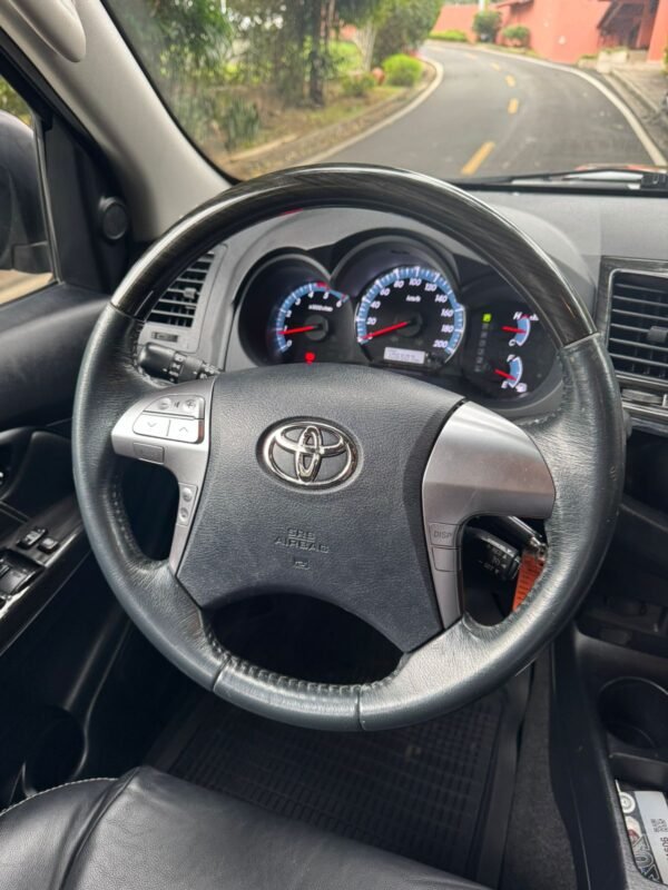 TOYOTA FORTUNER SRV 2014 - Imagen 10