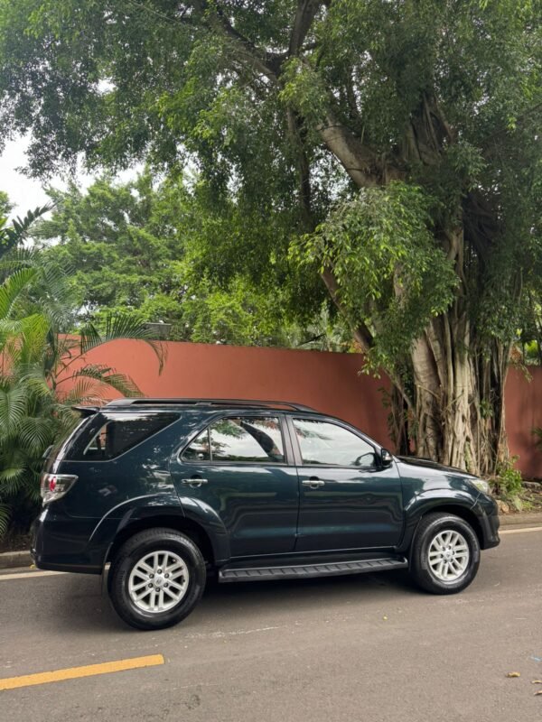 TOYOTA FORTUNER SRV 2014 - Imagen 5