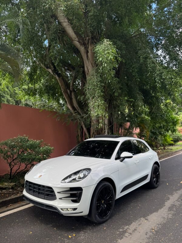 PORSCHE MACAN TURBO 2015