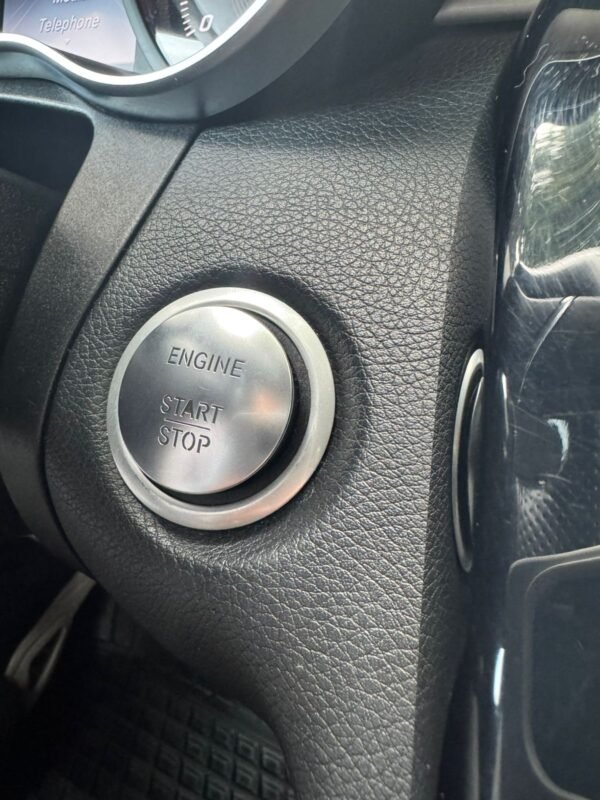MERCEDES BENZ C 180 2015 - Imagen 11