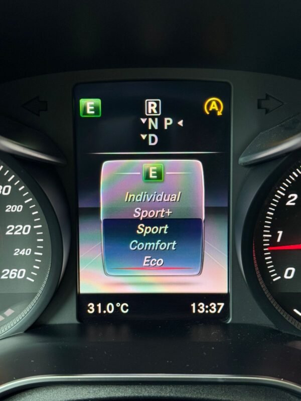 MERCEDES BENZ C 180 2015 - Imagen 13