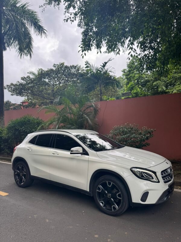 MERCEDES GLA 200 2018 - Imagen 5