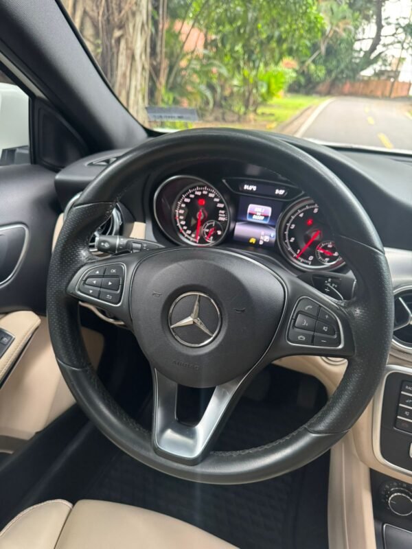 MERCEDES GLA 200 2018 - Imagen 9