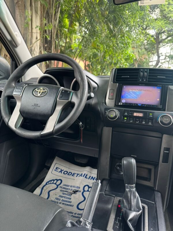 TOYOTA PRADO TXL  2011 - Imagen 8