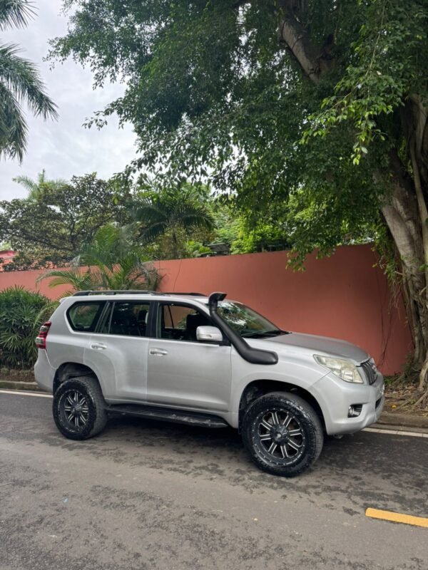 TOYOTA PRADO TXL  2011 - Imagen 2