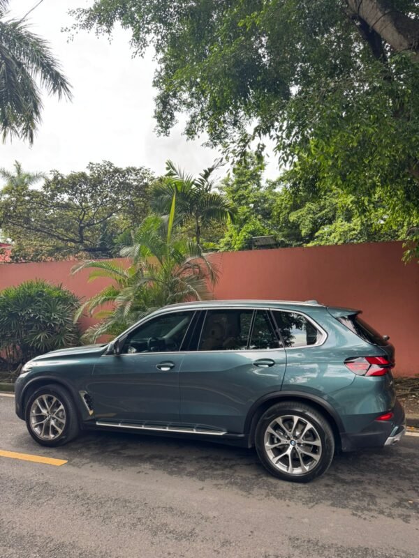 BMW X5  xDRIVE 2025 - Imagen 4