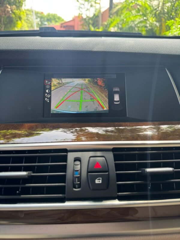 BMW 530 GT D 2013 - Imagen 12