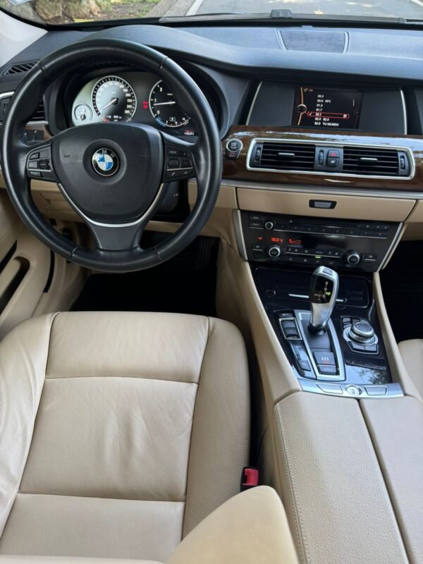 BMW 530 GT D 2013 - Imagen 8