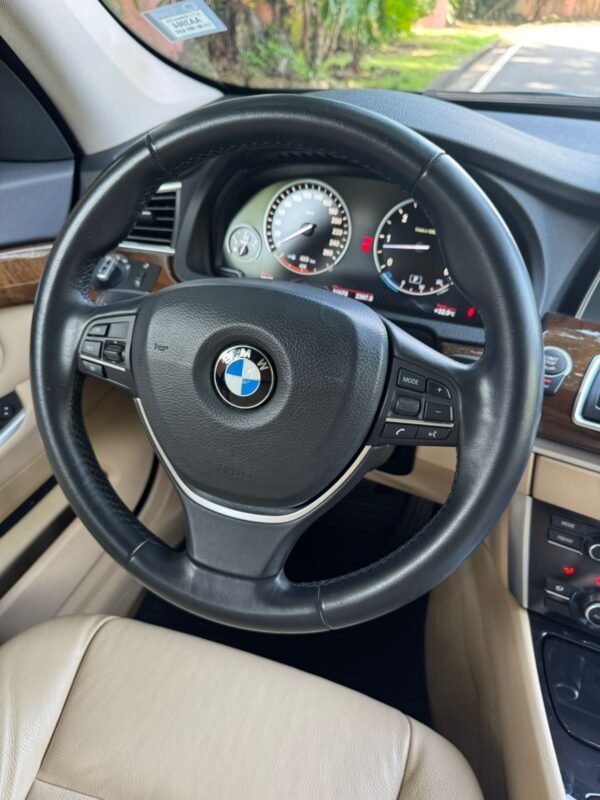 BMW 530 GT D 2013 - Imagen 9
