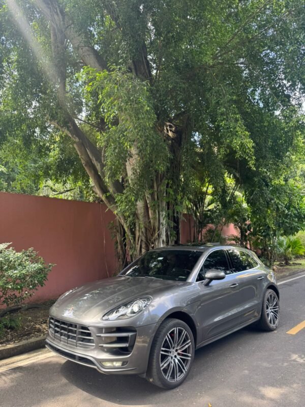 PORSCHE MACAN TURBO 2015