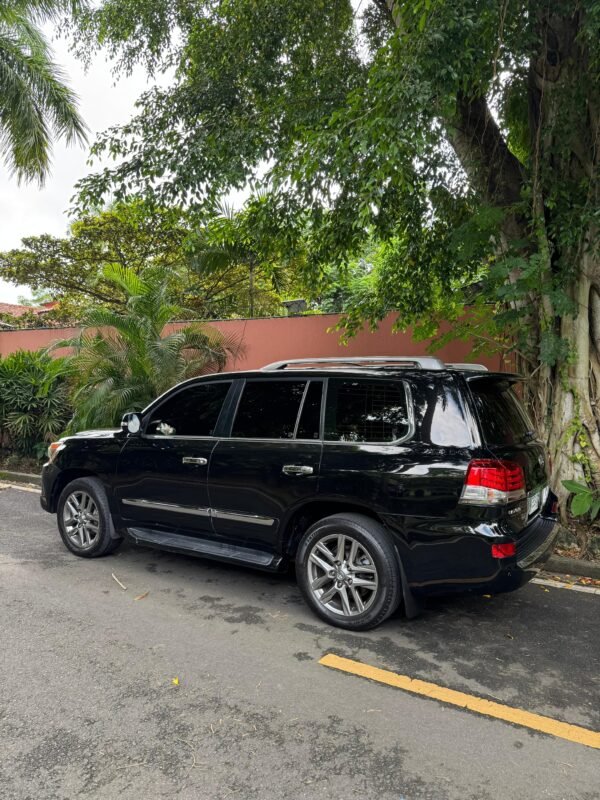 LEXUS LX570 2014 - Imagen 3