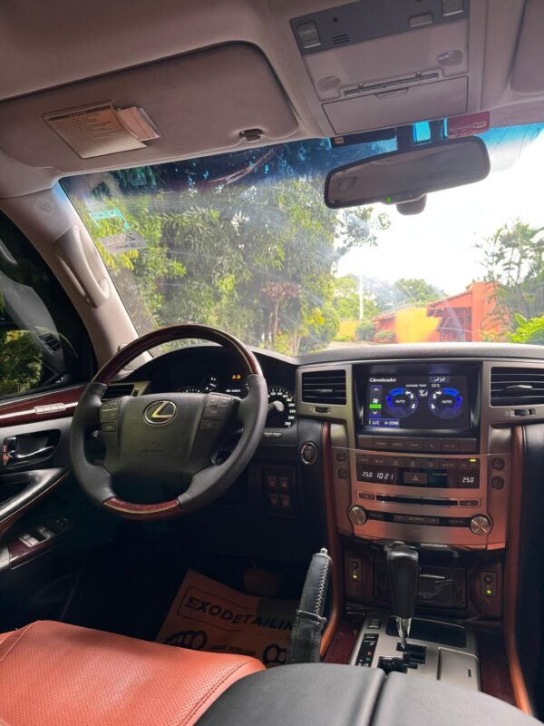 LEXUS LX570 2014 - Imagen 7