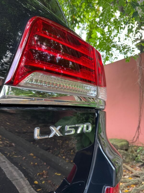 LEXUS LX570 2014 - Imagen 11