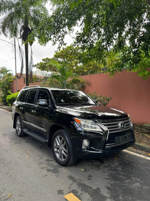 LEXUS LX570 2014 - Imagen 10