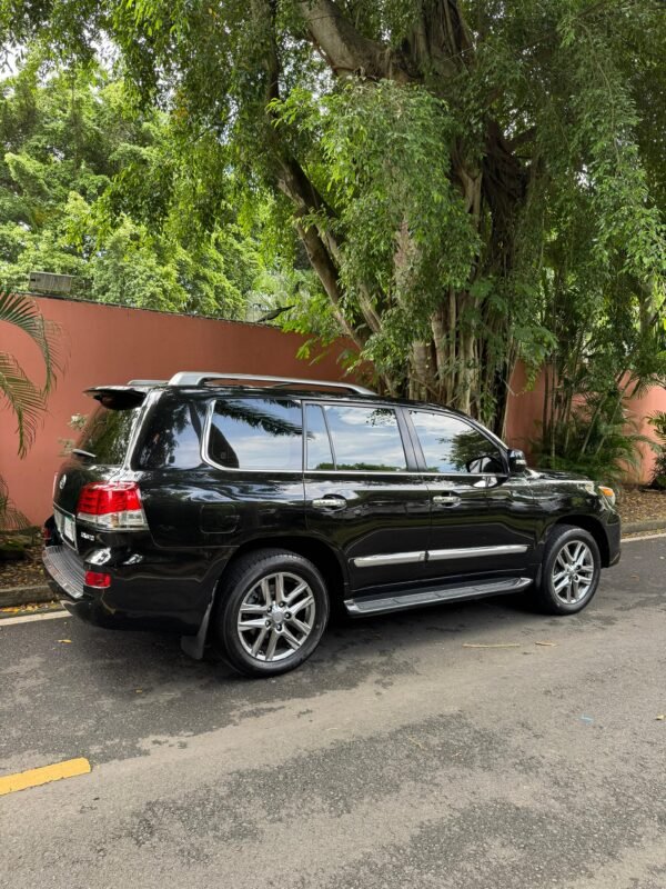 LEXUS LX570 2014 - Imagen 8