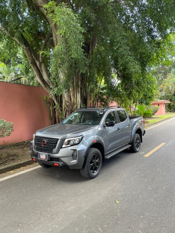 NISSAN FRONTIER PRO4X 2025