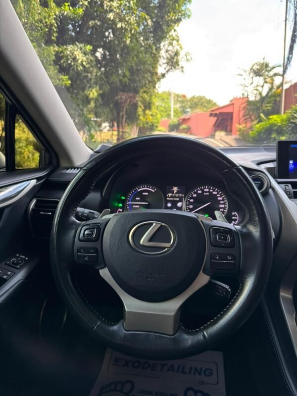 LEXUS NX300H 2016 - Imagen 9