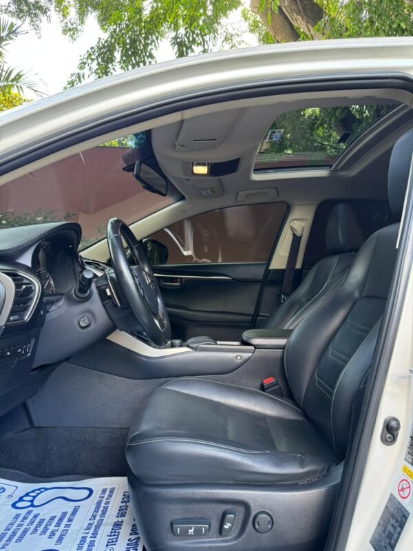 LEXUS NX300H 2016 - Imagen 11