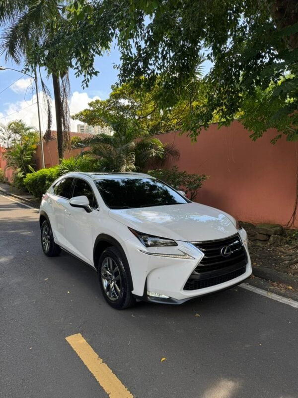 LEXUS NX300H 2016 - Imagen 15