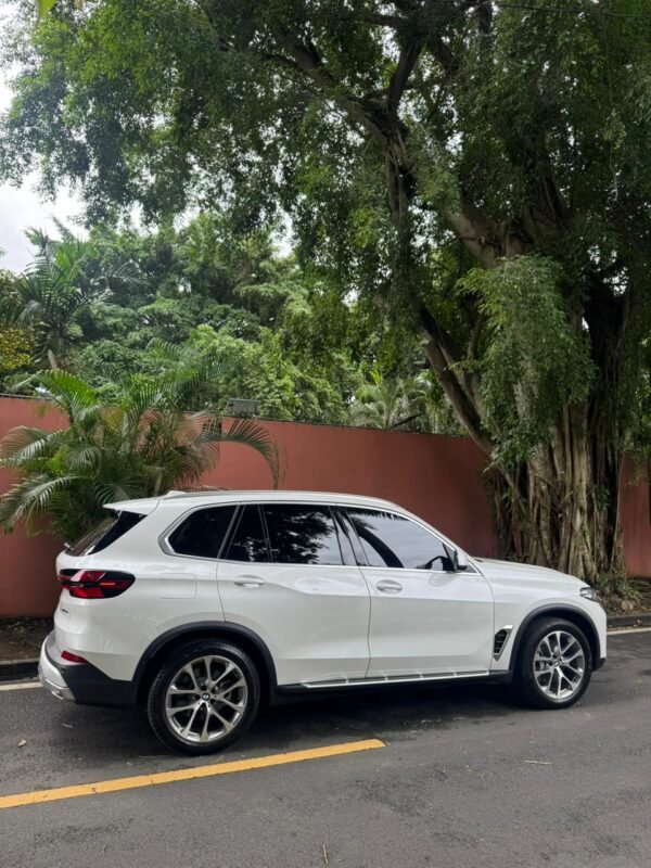BMW X5 X-DRIVE40I 2025 - Imagen 12