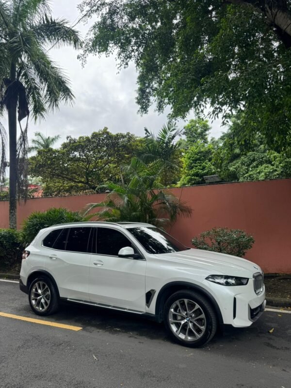 BMW X5 X-DRIVE40I 2025 - Imagen 15