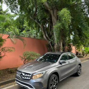 MERCEDES BENZ GLA180 2018