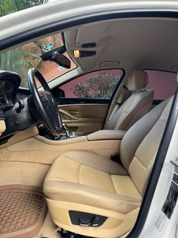BMW 523I 2011 - Imagen 2