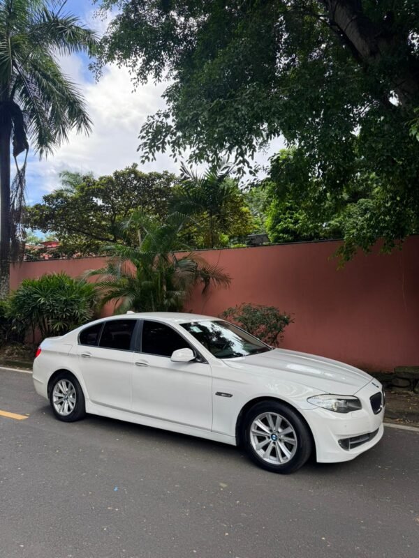 BMW 523I 2011 - Imagen 4