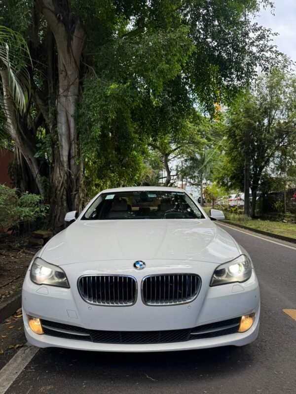 BMW 523I 2011 - Imagen 9