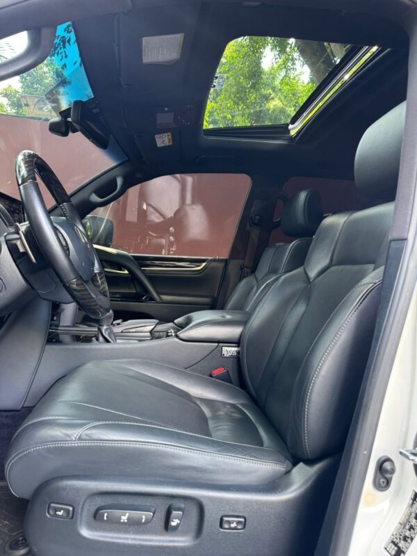 LEXUS LX570 2019 - Imagen 6