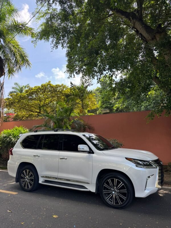 LEXUS LX570 2019 - Imagen 10