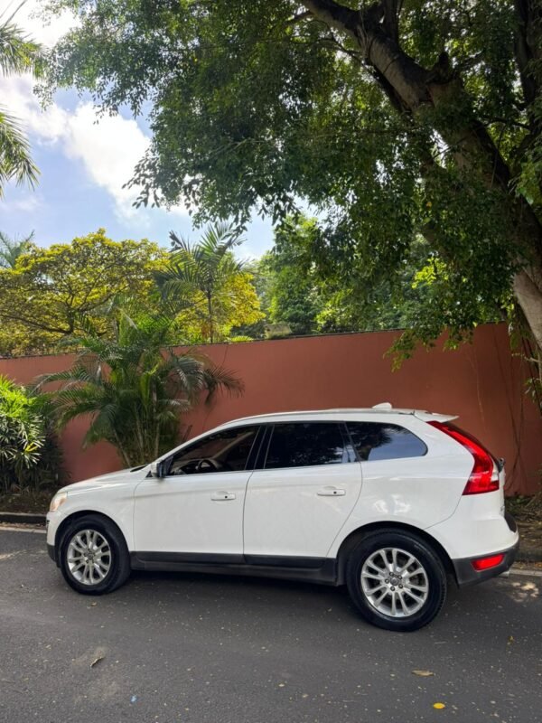 VOLVO XC60 T6 2010 - Imagen 3