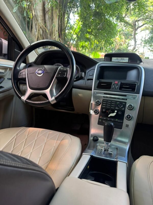 VOLVO XC60 T6 2010 - Imagen 12