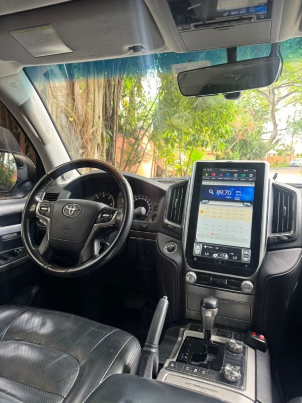 TOYOTA LANDCRUISER 2019 - Imagen 13