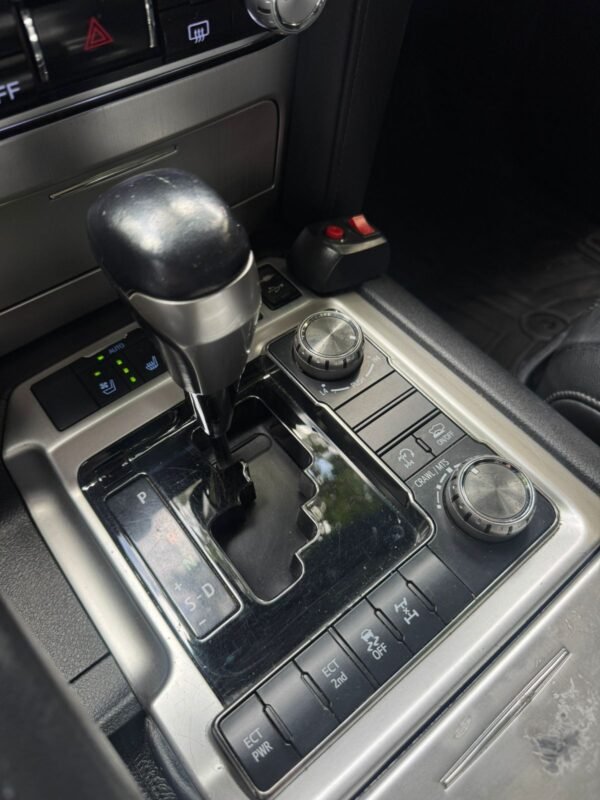 TOYOTA LANDCRUISER 2019 - Imagen 17